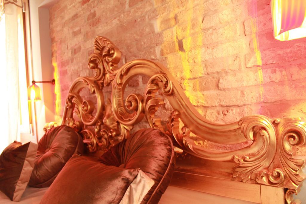 Rosso Charm B&B Венеция Номер фото