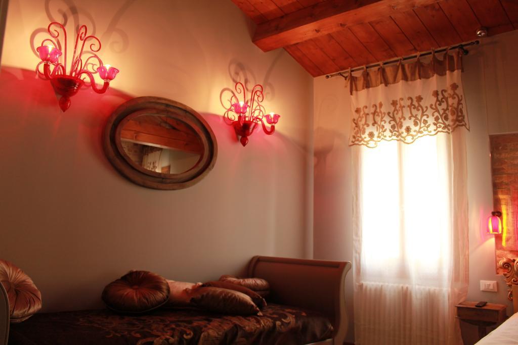 Rosso Charm B&B Венеция Номер фото