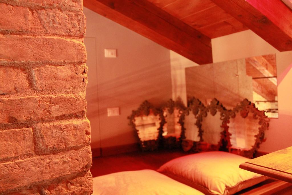 Rosso Charm B&B Венеция Экстерьер фото