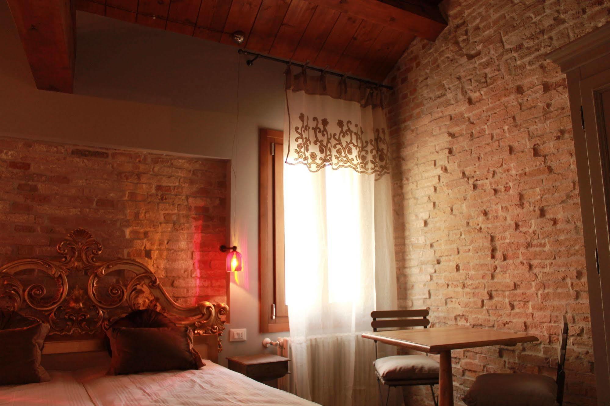 Rosso Charm B&B Венеция Экстерьер фото