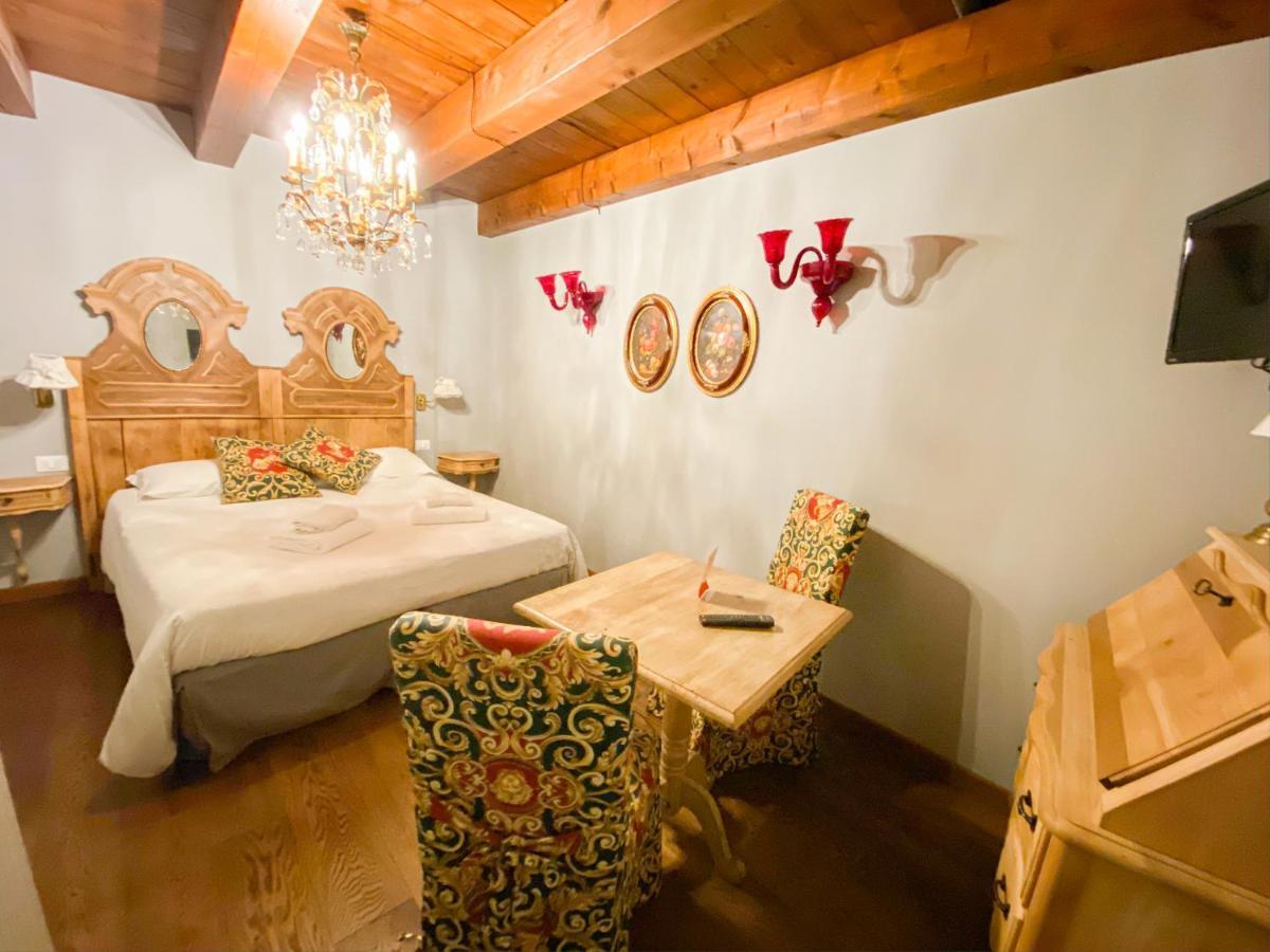 Rosso Charm B&B Венеция Экстерьер фото