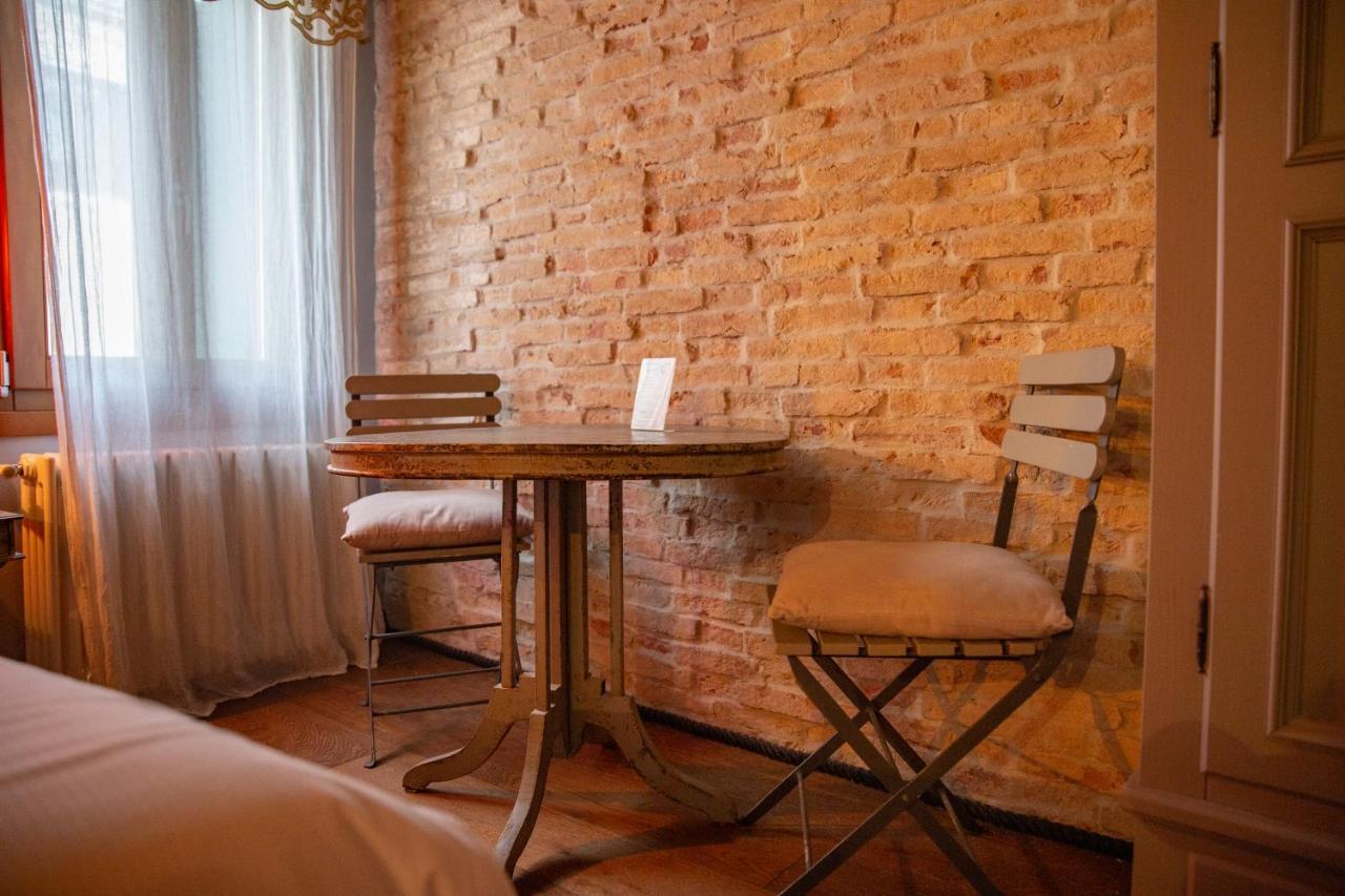 Rosso Charm B&B Венеция Экстерьер фото